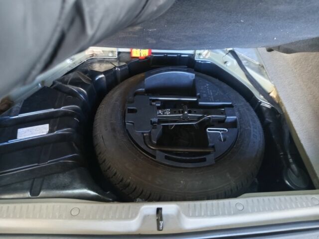 Серый Рено Сценик II, объемом двигателя 1.6 л и пробегом 160 тыс. км за 4400 $, фото 2 на Automoto.ua