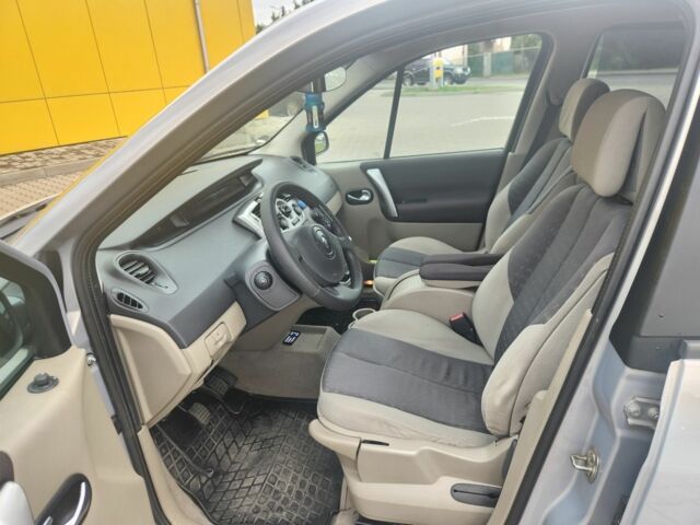 Рено Сценік II 2005 у Полтаві на Automoto.ua Сірий Рено Сценік II, об'ємом двигуна 1.6 л та пробігом 189 тис. км за 4600 $, фото 6 на Automoto.ua