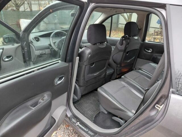 Серый Рено Сценик II, объемом двигателя 1.9 л и пробегом 98 тыс. км за 3700 $, фото 6 на Automoto.ua