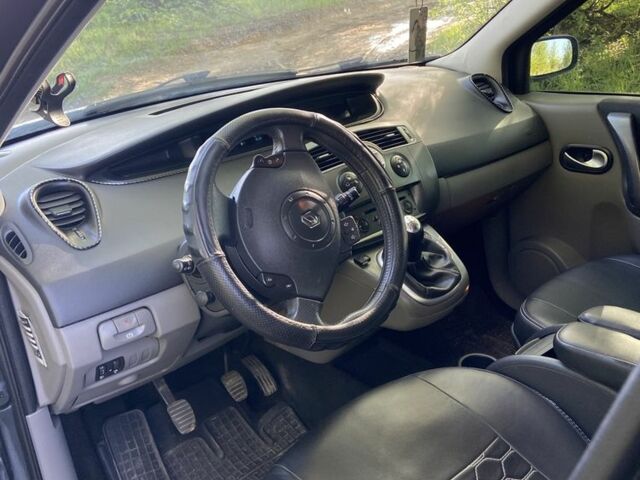 Серый Рено Сценик II, объемом двигателя 1.6 л и пробегом 255 тыс. км за 4299 $, фото 3 на Automoto.ua