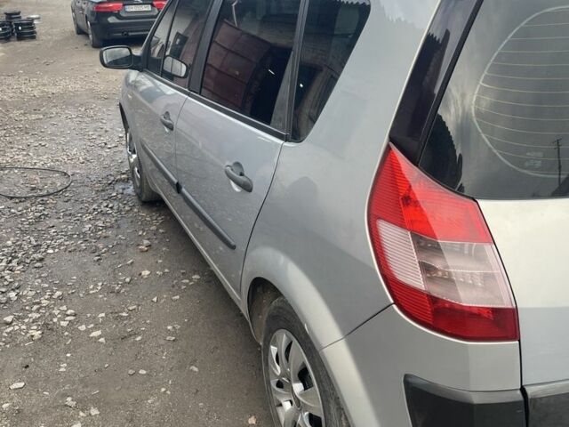 Серый Рено Сценик II, объемом двигателя 1.5 л и пробегом 227 тыс. км за 5000 $, фото 3 на Automoto.ua