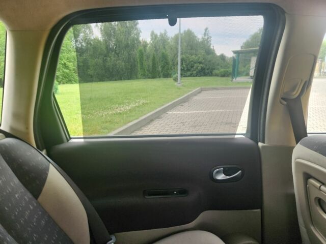 Рено Сценік II 2005 у Полтаві на Automoto.ua Сірий Рено Сценік II, об'ємом двигуна 1.6 л та пробігом 189 тис. км за 4600 $, фото 22 на Automoto.ua