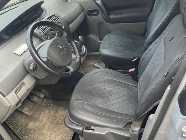 Серый Рено Сценик II, объемом двигателя 1.5 л и пробегом 227 тыс. км за 5000 $, фото 5 на Automoto.ua