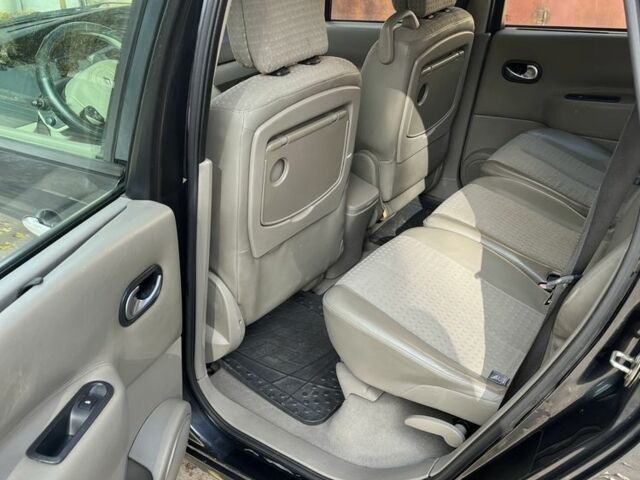 Серый Рено Сценик II, объемом двигателя 2 л и пробегом 205 тыс. км за 5300 $, фото 6 на Automoto.ua