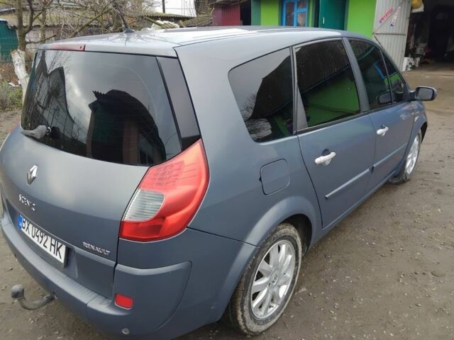 Серый Рено Сценик II, объемом двигателя 1.9 л и пробегом 324 тыс. км за 4600 $, фото 3 на Automoto.ua