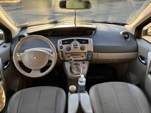 Серый Рено Сценик II, объемом двигателя 1.9 л и пробегом 320 тыс. км за 3850 $, фото 7 на Automoto.ua