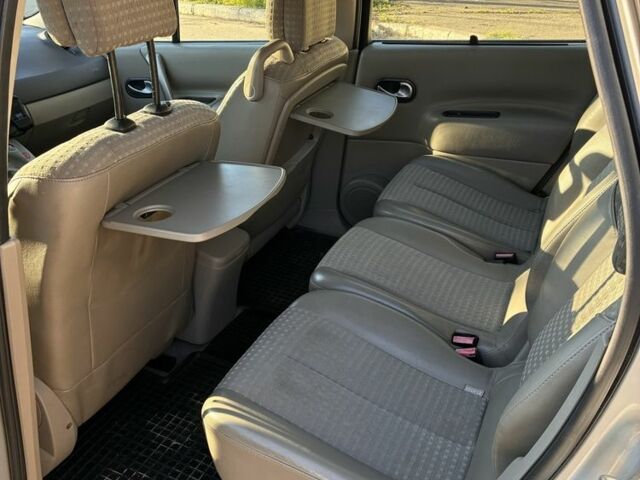 Серый Рено Сценик II, объемом двигателя 1.9 л и пробегом 320 тыс. км за 3850 $, фото 6 на Automoto.ua