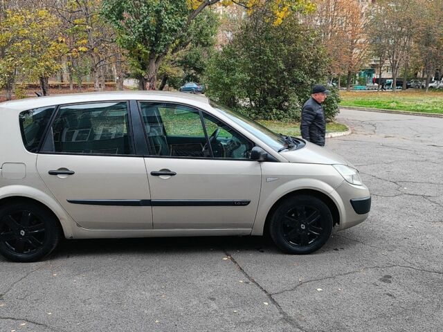 Рено Сценик II 2006 в Кривом Роге на Automoto.ua Серый Рено Сценик II, объемом двигателя 1.6 л и пробегом 266 тыс. км за 4100 $, фото 2 на Automoto.ua