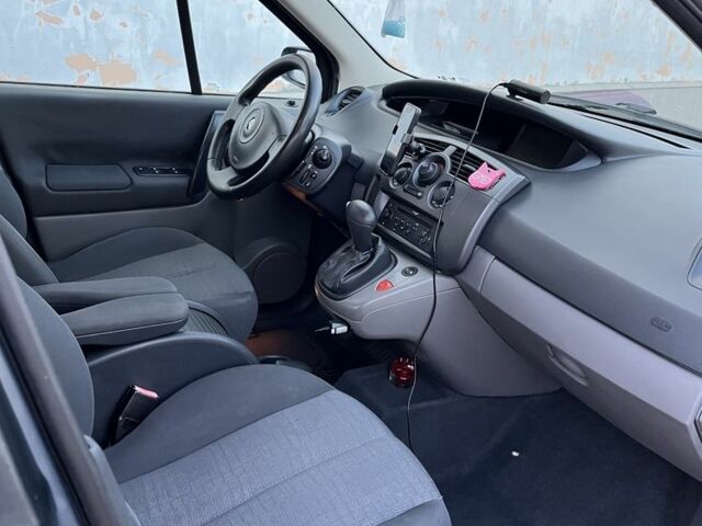 Серый Рено Сценик II, объемом двигателя 2 л и пробегом 237 тыс. км за 5200 $, фото 3 на Automoto.ua