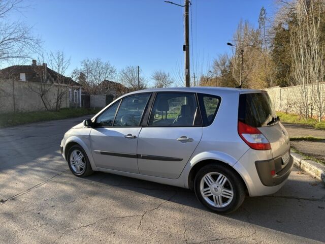 Серый Рено Сценик II, объемом двигателя 1.9 л и пробегом 320 тыс. км за 3850 $, фото 5 на Automoto.ua