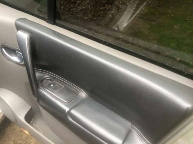 Серый Рено Сценик II, объемом двигателя 0 л и пробегом 280 тыс. км за 2222 $, фото 1 на Automoto.ua