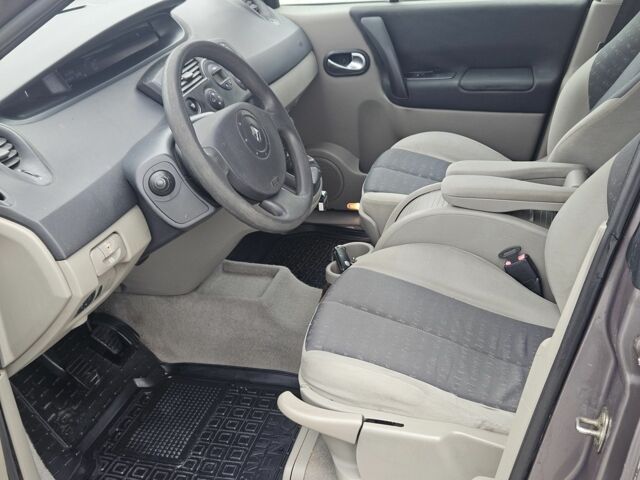 Серый Рено Сценик II, объемом двигателя 0 л и пробегом 280 тыс. км за 2900 $, фото 8 на Automoto.ua