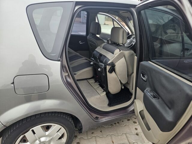 Серый Рено Сценик II, объемом двигателя 0 л и пробегом 280 тыс. км за 2900 $, фото 13 на Automoto.ua