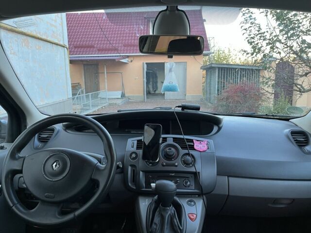 Серый Рено Сценик II, объемом двигателя 2 л и пробегом 237 тыс. км за 5200 $, фото 4 на Automoto.ua
