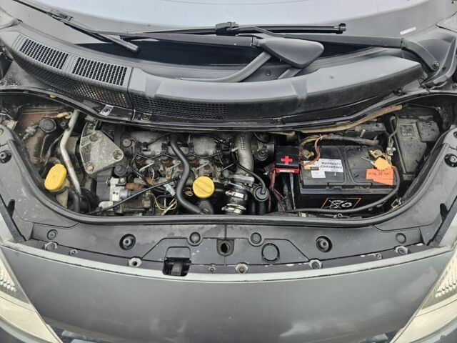 Серый Рено Сценик II, объемом двигателя 0 л и пробегом 280 тыс. км за 2900 $, фото 7 на Automoto.ua