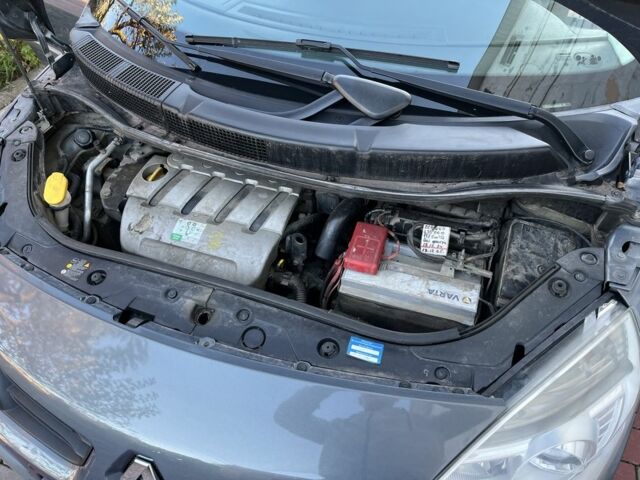 Серый Рено Сценик II, объемом двигателя 2 л и пробегом 237 тыс. км за 5200 $, фото 16 на Automoto.ua