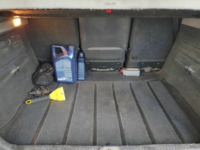 Серый Рено Сценик II, объемом двигателя 1.4 л и пробегом 180 тыс. км за 5200 $, фото 7 на Automoto.ua