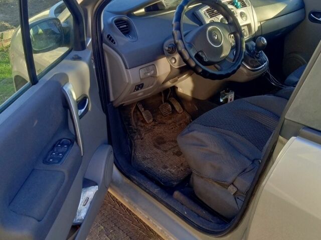 Серый Рено Сценик II, объемом двигателя 1.5 л и пробегом 235 тыс. км за 5600 $, фото 3 на Automoto.ua