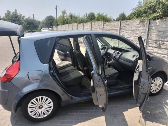 Серый Рено Сценик II, объемом двигателя 1.5 л и пробегом 300 тыс. км за 4200 $, фото 7 на Automoto.ua