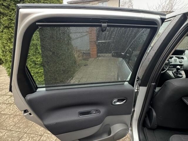 Серый Рено Сценик II, объемом двигателя 1.6 л и пробегом 187 тыс. км за 5499 $, фото 18 на Automoto.ua