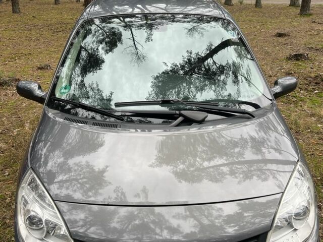 Серый Рено Сценик II, объемом двигателя 1.6 л и пробегом 181 тыс. км за 5250 $, фото 1 на Automoto.ua