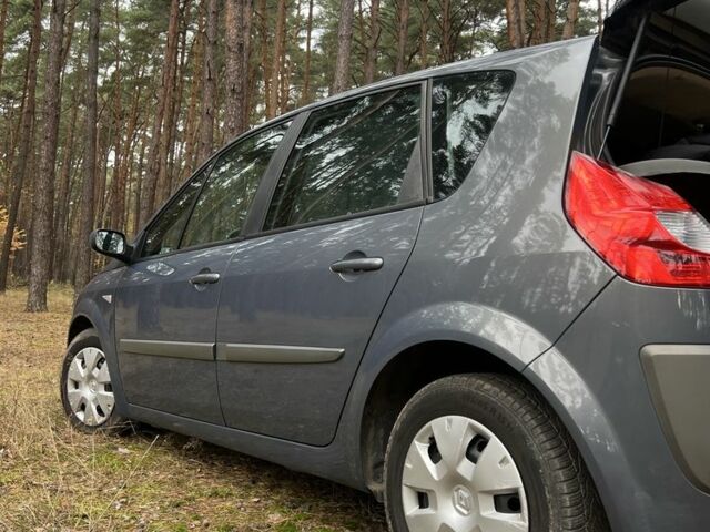 Серый Рено Сценик II, объемом двигателя 1.6 л и пробегом 181 тыс. км за 5250 $, фото 4 на Automoto.ua