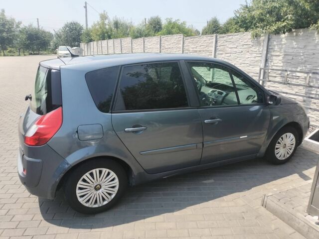 Серый Рено Сценик II, объемом двигателя 1.5 л и пробегом 300 тыс. км за 4200 $, фото 2 на Automoto.ua