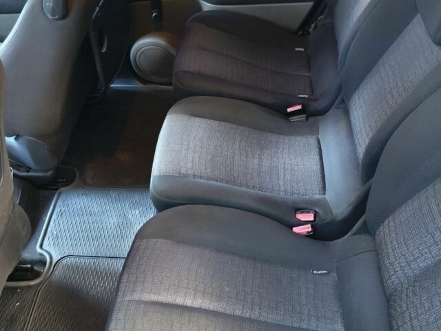 Серый Рено Сценик II, объемом двигателя 1.4 л и пробегом 180 тыс. км за 5200 $, фото 9 на Automoto.ua