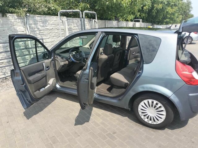 Серый Рено Сценик II, объемом двигателя 1.5 л и пробегом 300 тыс. км за 4200 $, фото 4 на Automoto.ua