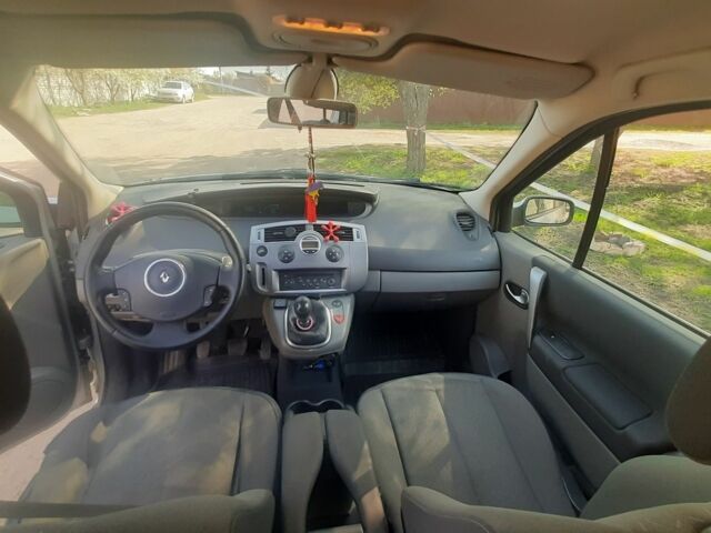 Серый Рено Сценик II, объемом двигателя 1.6 л и пробегом 219 тыс. км за 5100 $, фото 6 на Automoto.ua