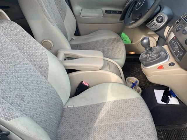 Серый Рено Сценик II, объемом двигателя 1.9 л и пробегом 407 тыс. км за 3500 $, фото 5 на Automoto.ua