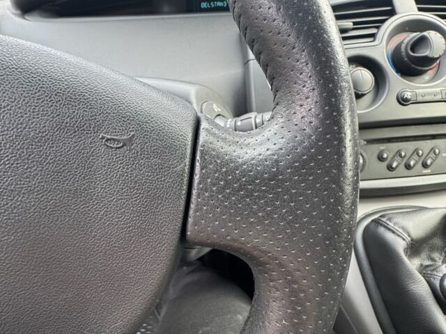 Серый Рено Сценик II, объемом двигателя 1.6 л и пробегом 189 тыс. км за 4999 $, фото 12 на Automoto.ua