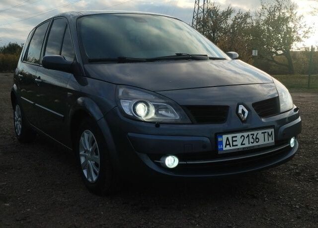 Сірий Рено Сценік II, об'ємом двигуна 1.6 л та пробігом 182 тис. км за 6700 $, фото 12 на Automoto.ua