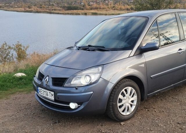 Сірий Рено Сценік II, об'ємом двигуна 1.6 л та пробігом 182 тис. км за 6700 $, фото 1 на Automoto.ua