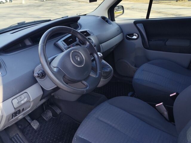 Серый Рено Сценик II, объемом двигателя 1.6 л и пробегом 211 тыс. км за 5350 $, фото 6 на Automoto.ua