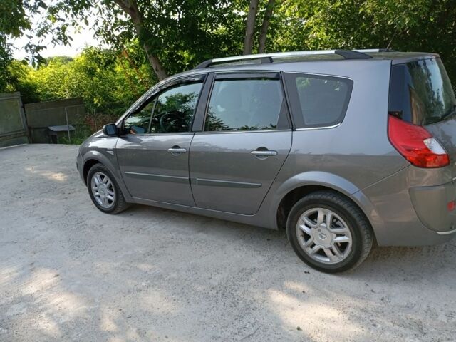 Серый Рено Сценик II, объемом двигателя 2 л и пробегом 246 тыс. км за 6200 $, фото 2 на Automoto.ua