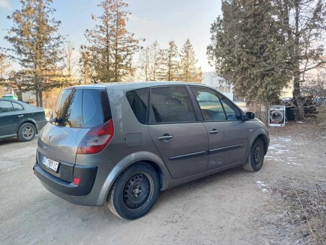 Серый Рено Сценик II, объемом двигателя 1.9 л и пробегом 305 тыс. км за 5200 $, фото 2 на Automoto.ua