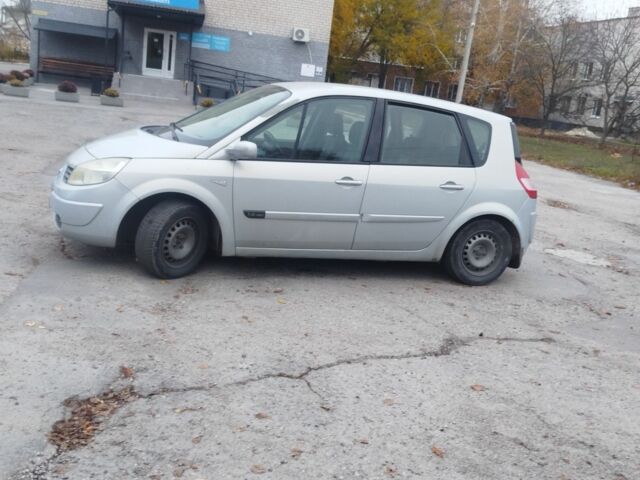 Серый Рено Сценик II, объемом двигателя 1.6 л и пробегом 260 тыс. км за 2400 $, фото 2 на Automoto.ua