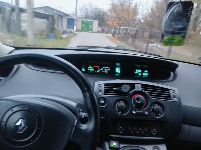 Серый Рено Сценик II, объемом двигателя 1.6 л и пробегом 260 тыс. км за 2400 $, фото 4 на Automoto.ua