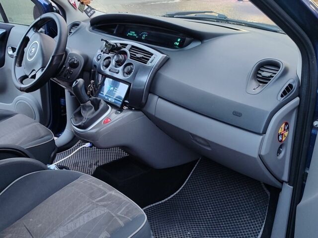 Рено Сценик II 2003 в Харькове на Automoto.ua Синий Рено Сценик II, объемом двигателя 1.6 л и пробегом 210 тыс. км за 4770 $, фото 5 на Automoto.ua