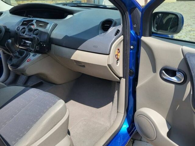 Синий Рено Сценик II, объемом двигателя 1.6 л и пробегом 197 тыс. км за 4550 $, фото 9 на Automoto.ua