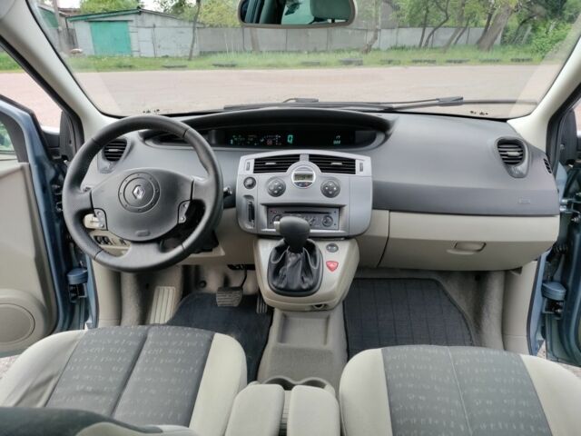 Синий Рено Сценик II, объемом двигателя 1.6 л и пробегом 236 тыс. км за 5200 $, фото 5 на Automoto.ua