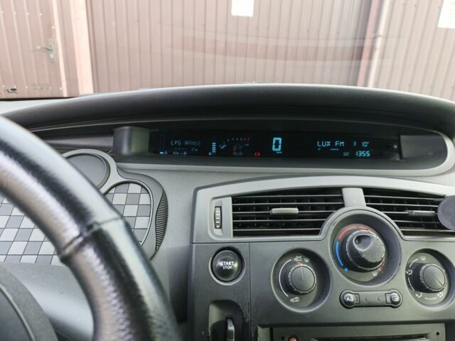 Синий Рено Сценик II, объемом двигателя 1.6 л и пробегом 183 тыс. км за 5250 $, фото 5 на Automoto.ua