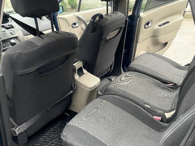 Синій Рено Сценік II, об'ємом двигуна 1.5 л та пробігом 303 тис. км за 5300 $, фото 7 на Automoto.ua