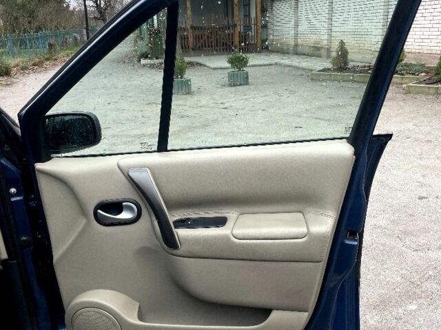 Синій Рено Сценік II, об'ємом двигуна 1.5 л та пробігом 303 тис. км за 5300 $, фото 2 на Automoto.ua