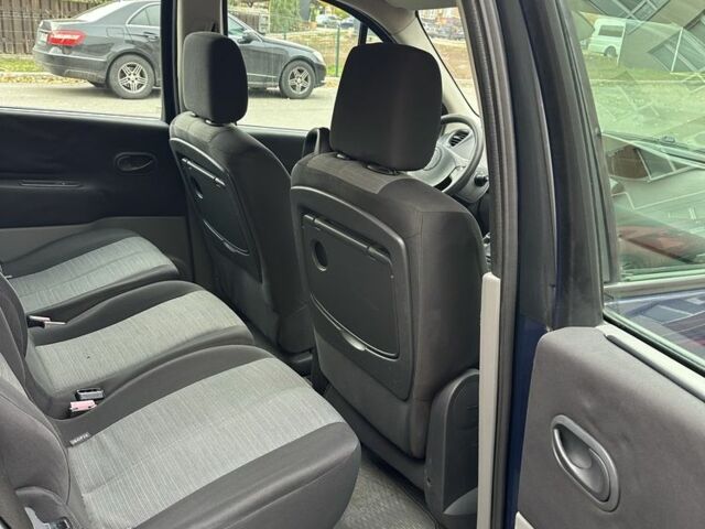 Синий Рено Сценик II, объемом двигателя 0 л и пробегом 246 тыс. км за 4000 $, фото 6 на Automoto.ua