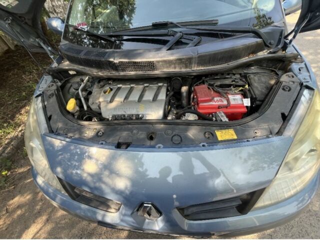 Синій Рено Сценік II, об'ємом двигуна 2 л та пробігом 294 тис. км за 4650 $, фото 7 на Automoto.ua