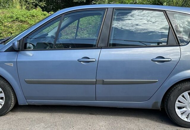 Синий Рено Сценик II, объемом двигателя 1.6 л и пробегом 152 тыс. км за 5100 $, фото 1 на Automoto.ua