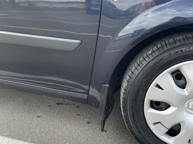 Синий Рено Сценик II, объемом двигателя 1.6 л и пробегом 273 тыс. км за 4200 $, фото 3 на Automoto.ua