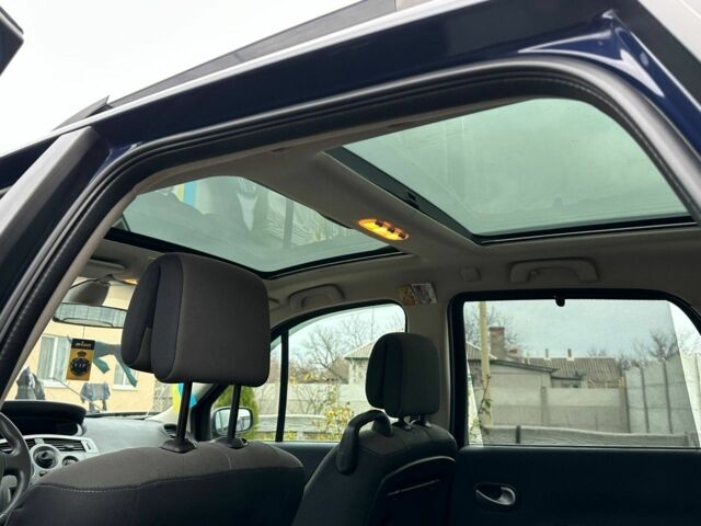 Синій Рено Сценік II, об'ємом двигуна 1.6 л та пробігом 220 тис. км за 5850 $, фото 14 на Automoto.ua